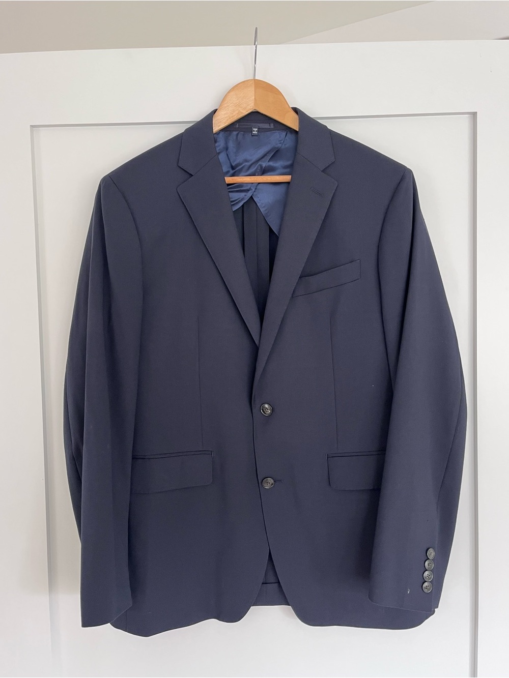 Atelier Munro Men's Classic Lightweight Navy Blazer - Timeless Two-Button Jacket
